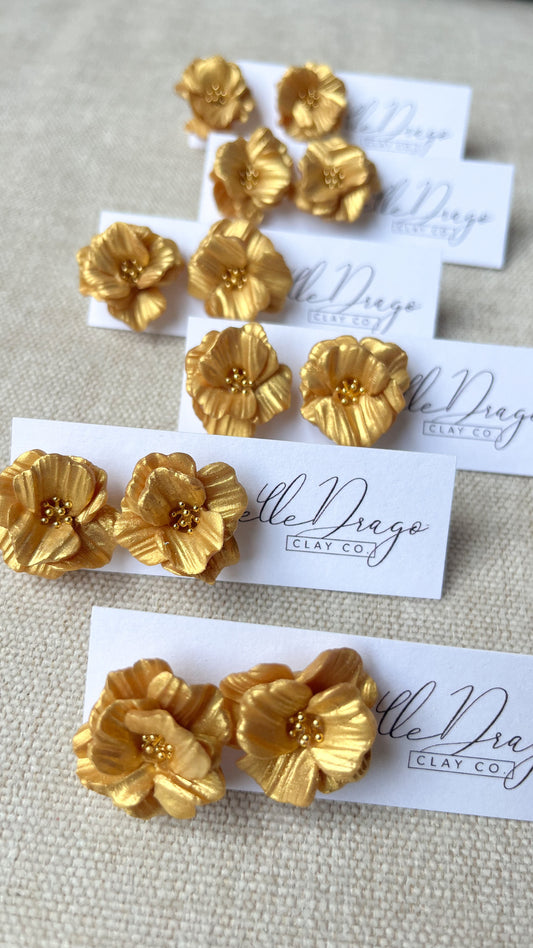 Mini flower studs